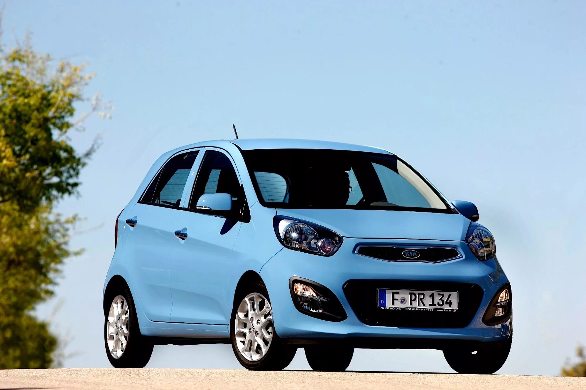 Автомобиль kia picanto. Киа Пиканто 2011. Маленькая Kia Picanto. Кия Пиканто 2011. Киа Пиканто 2014.