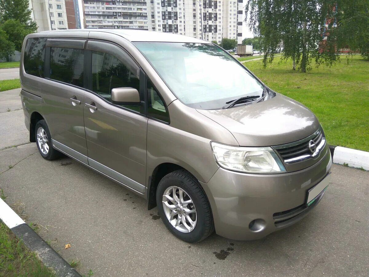 Купить ниссан минивэн. Nissan Serena III. Nissan Serena c25 серый. Nissan Serena 2007. Ниссан Серена c25 серый цвет.