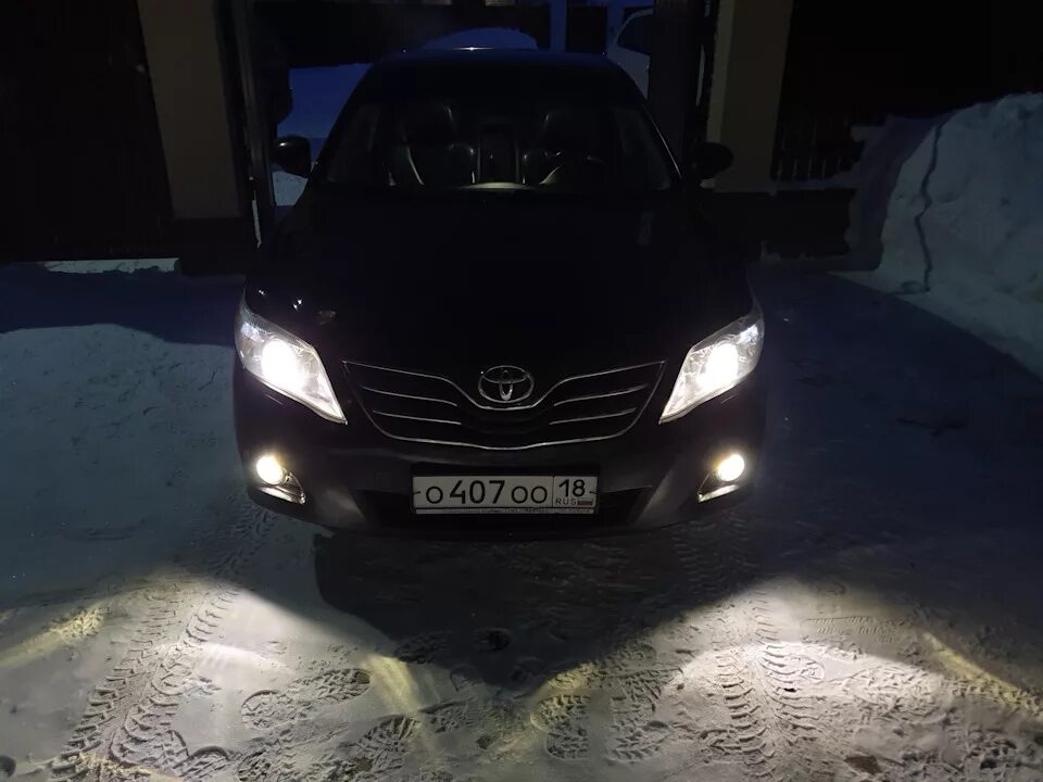 Дальний свет камри 40. Toyota Camry 40 ПТФ. Toyota Camry 40 ПТФ светодиодные. MTF ПТФ Toyota Camry 40. Противотуманки светодиодные на Toyota Camry 40.