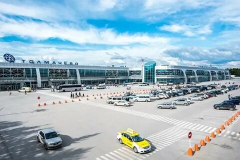 Стоянка возле аэропорта новосибирска