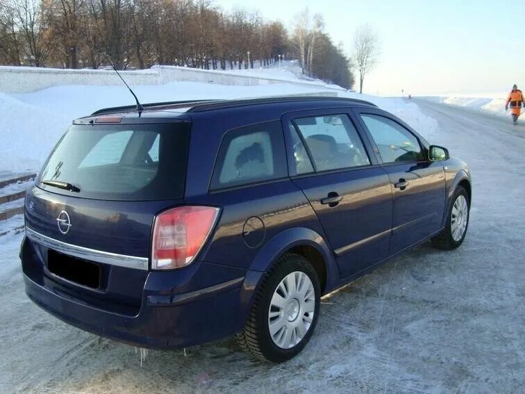 Куплю опель дизель универсал. Opel Astra Caravan 2008. Opel Astra Caravan 2007. Opel Astra h универсал 2008. Opel Astra Caravan 1.3 2008.