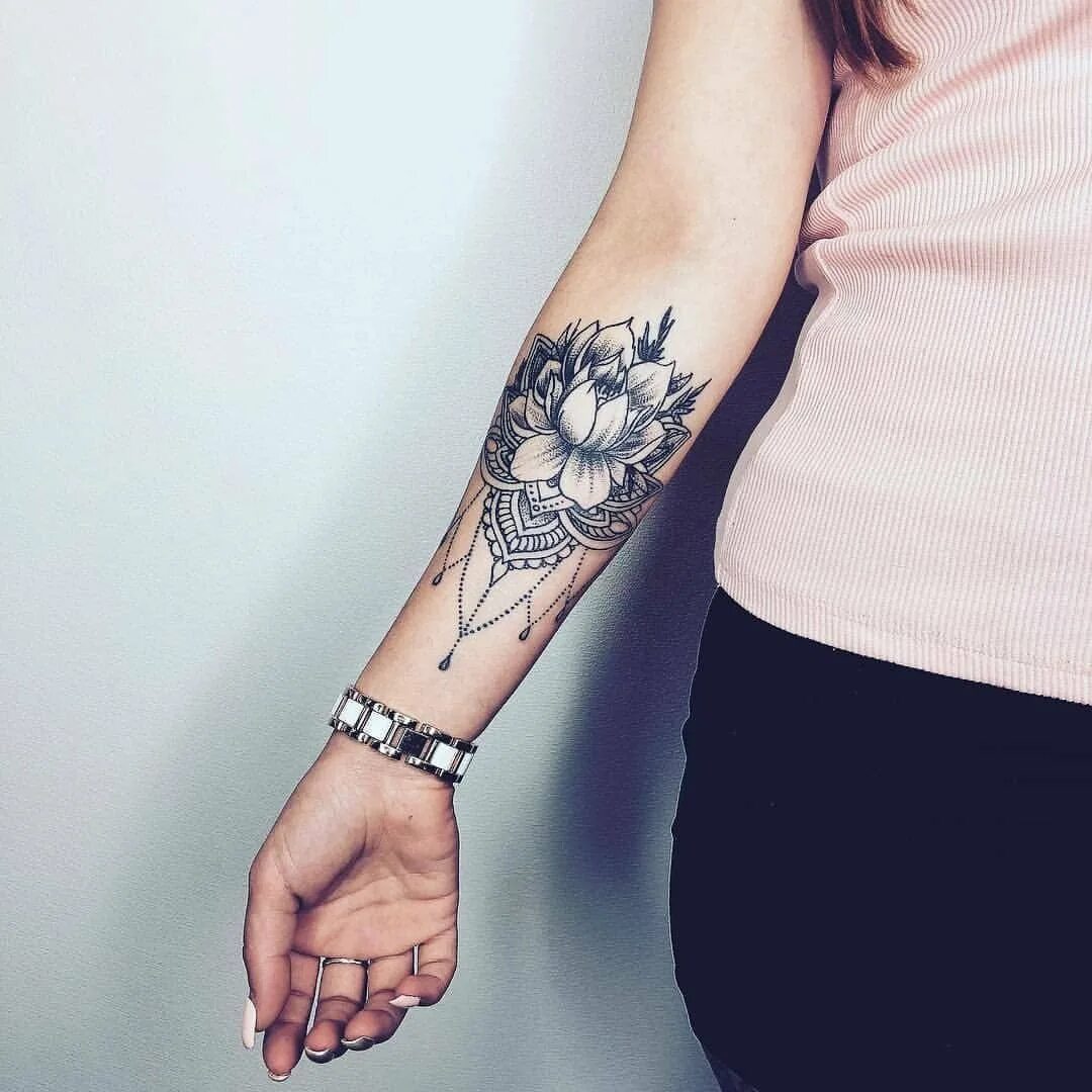 Тату дева. Тату на запястье. Красивые татуировки для девушек. Тату на руке для девушек. Тату на руке для девушек.