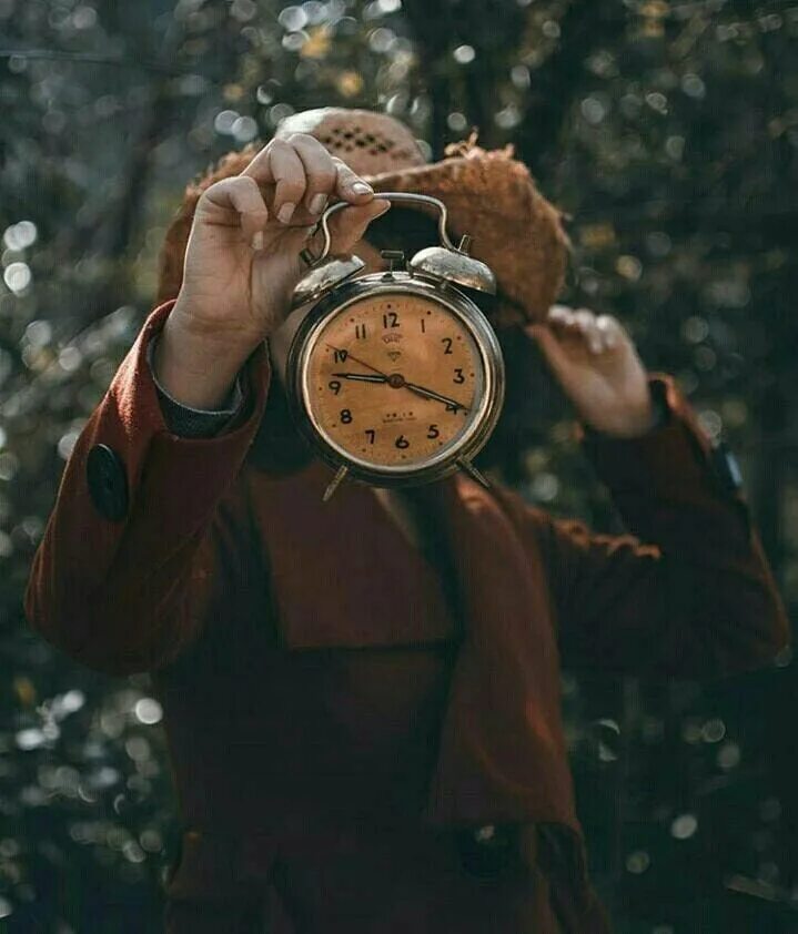 Личный тайм-менеджмент на прозрачном фоне. Уважение времени. Часы для психолога. Правил уважения ко времени. Высказывания о пунктуальности.