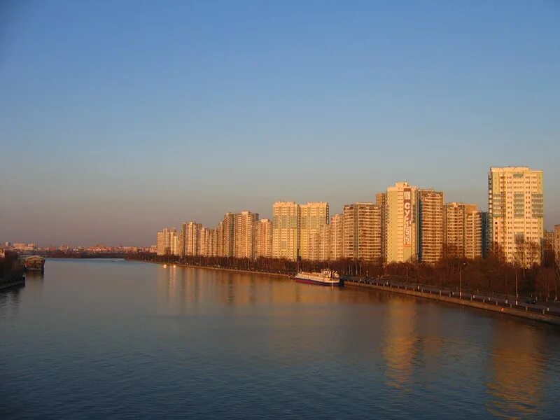 Паруса на нагатинской набережной. Нагатинская набережная панорама. Нагатинская набережная фото москва. Навашинская набережная. Набережная нагатино-садовники.