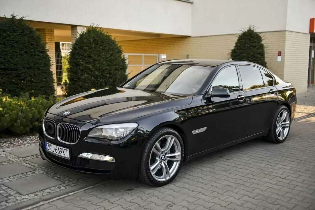 Бмв 7 россия. BMW 7 f01. BMW f01 730d. BMW 730d m f01. BMW f01 RESTALING.