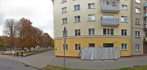 Гомель черниговская улица. Гостиница хк гомель фото. Каратэ шпагат. Каратэ шпагат фото. Секция дзюдо.