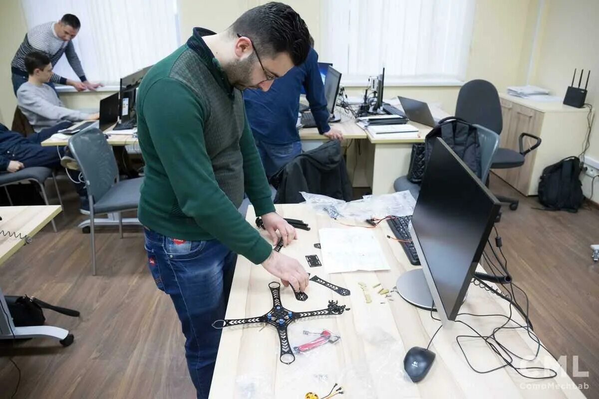 Международный колледж информационных технологий ithub. Айти университет спб. Школа it технологий на максима горького. Айти технологии спб. 02 информационные системы и технологии.