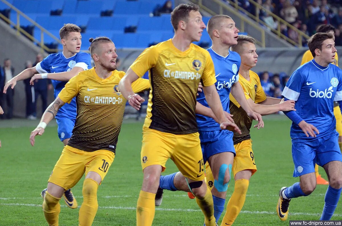 днепр футбольный клуб. фк днепр днепропетровск. днепр (футбольный клуб, могилёв). сайт футбольного клуба днепр. футболисты днепра.