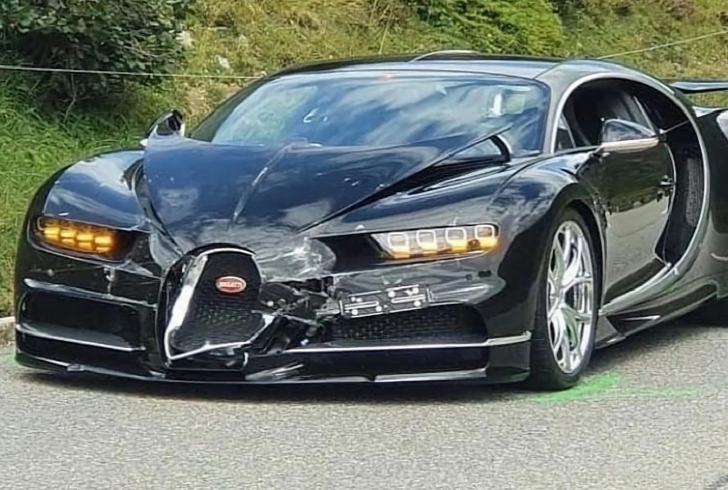 Bugatti Chiron за 1000000. Бугатти ЧИРОН ДТП. Поршбушати. Спорткар Бугатти. Машина за 1 доллар