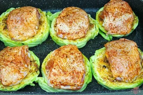 Стейк из капусты с курицей