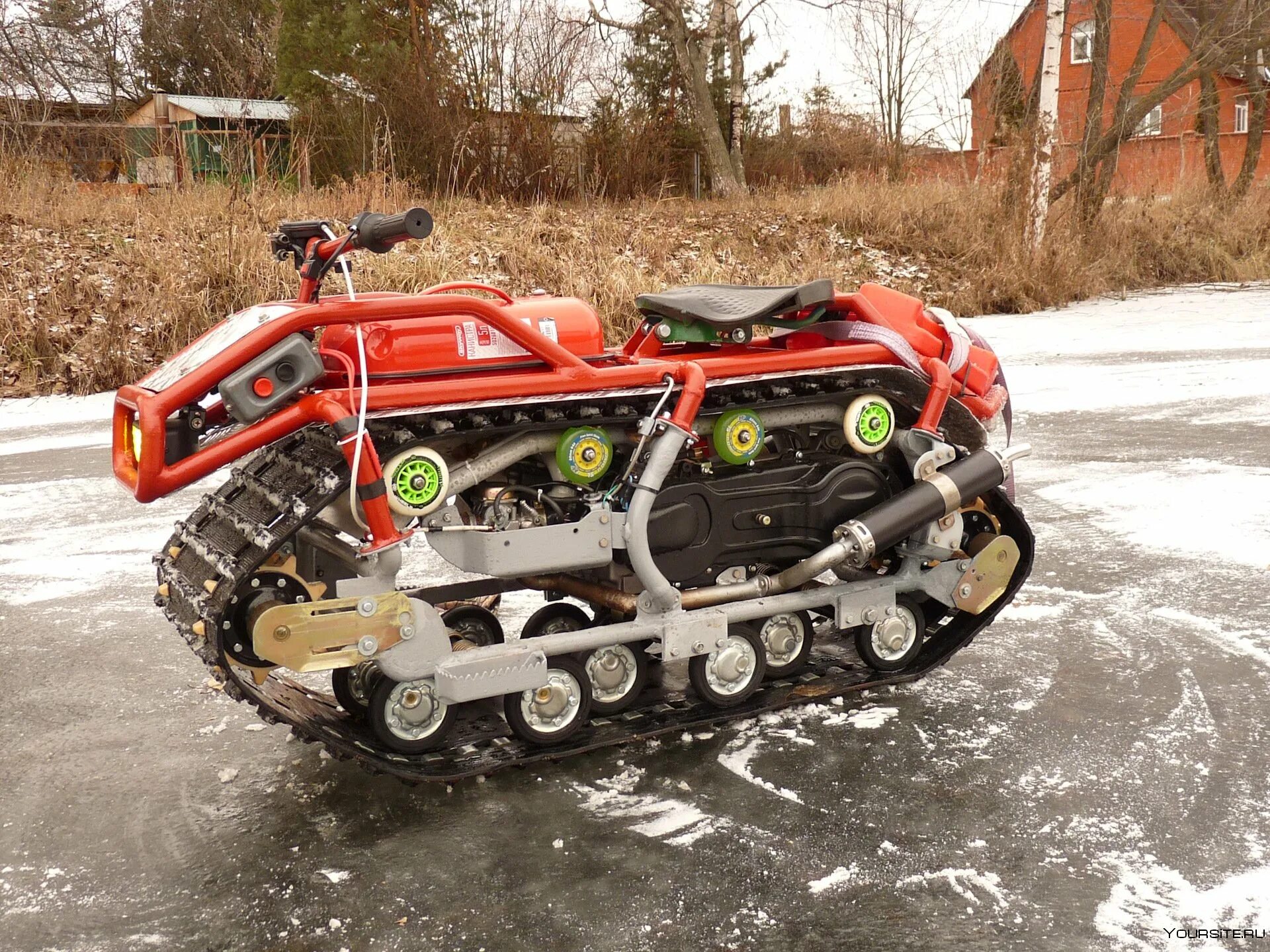 Купить гусеничный снегоход. Вездеход Tinger track s500. Гусеничный вездеход стелс. Гусеничный вездеход Быстросъёб. АТВ вездеход гусеничный.