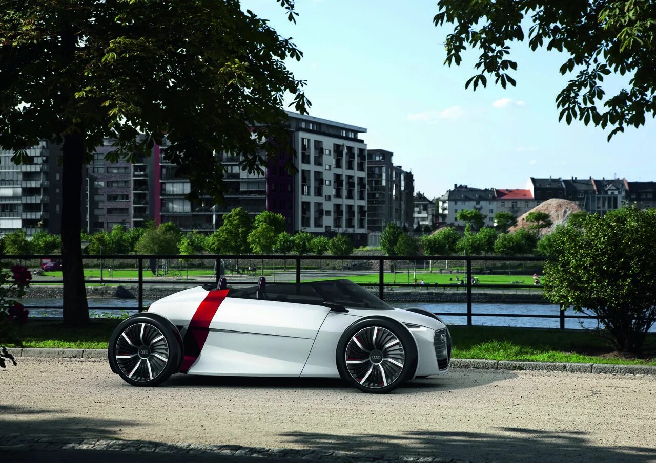 Общественный автомобиль. Audi Urban Spyder. Audi Urban Concept. Audi Urban Concept 2011. Audi Spyder Concept.