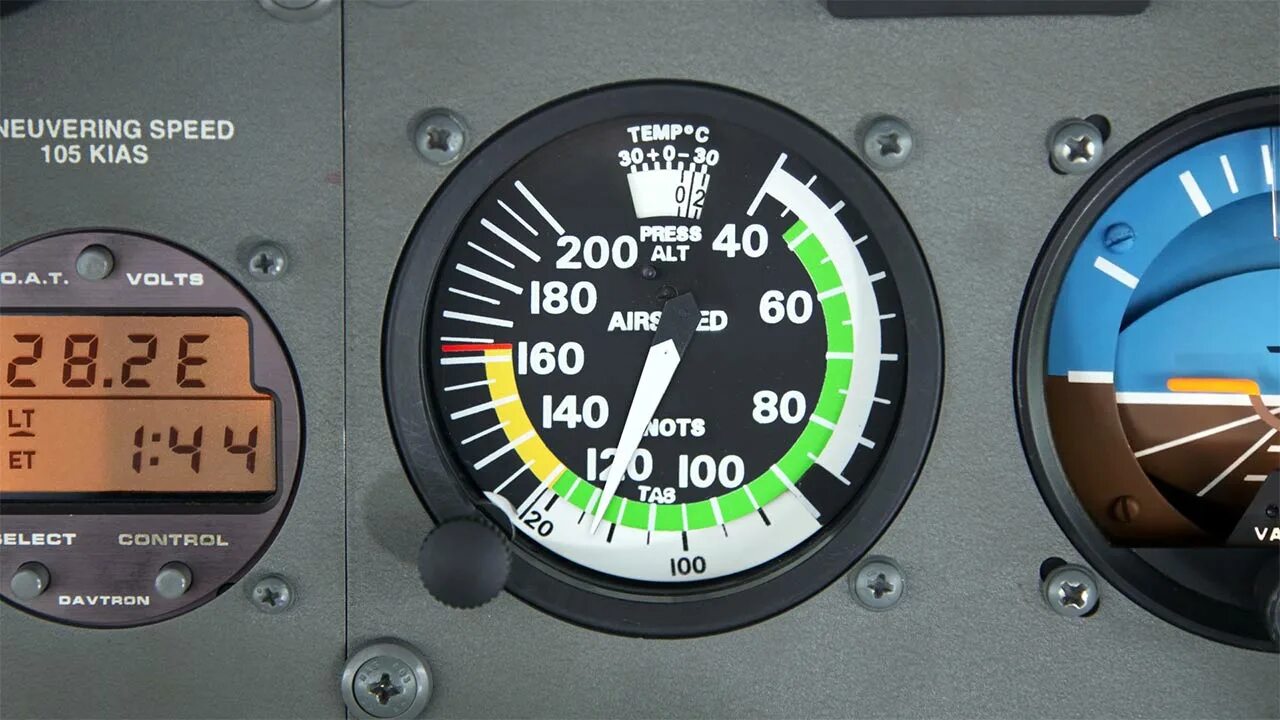 Указатель скорости Cessna 172. Cessna Airspeed indicator. Cessna 152 приборы. Указатель воздушной скорости на Cessna 172.