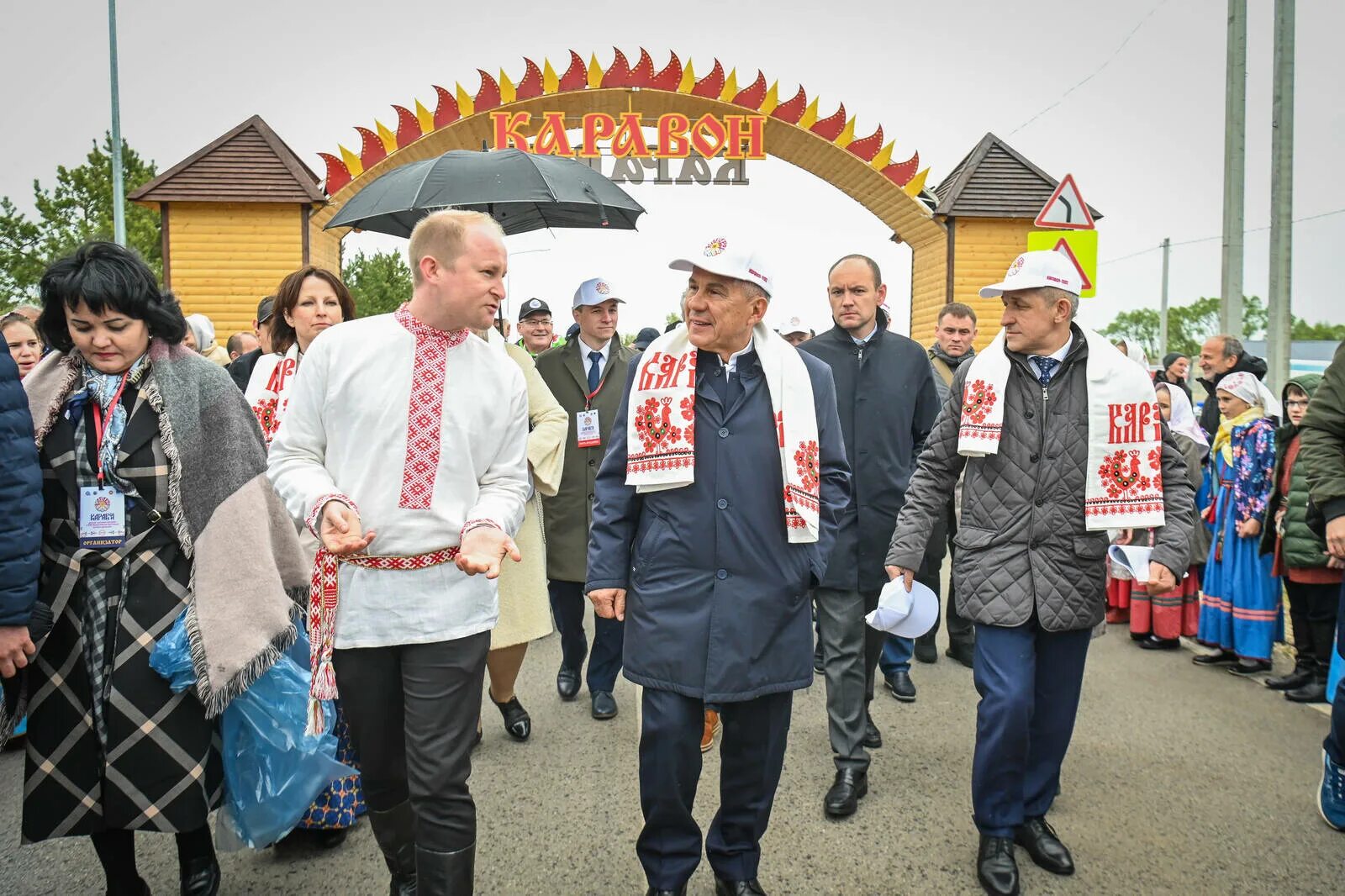 Новости татарстана в контакте. Каравон 2022. Каравон в Никольском 2022. Каравон Лаишево Минниханов. Каравон Никольское Татарстан.