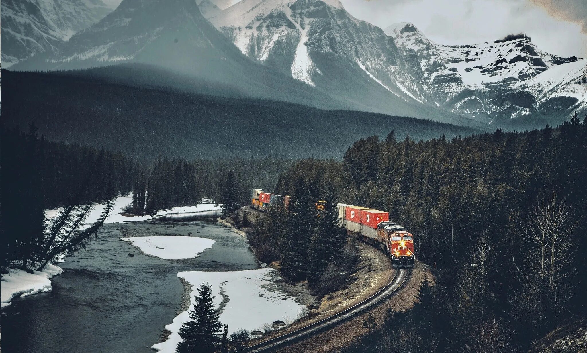 Железная дорога бернское высокогорье, швейцария. Ретийская железная дорога. Сурамский перевал железная дорога. Горная железная дорога в миттенвальд. Красный трамвайчик горы швейцария.