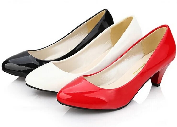 Туфли женские. Туфли-лодочки. Современная обувь для женщин. Туфли на невысоком каблуке.