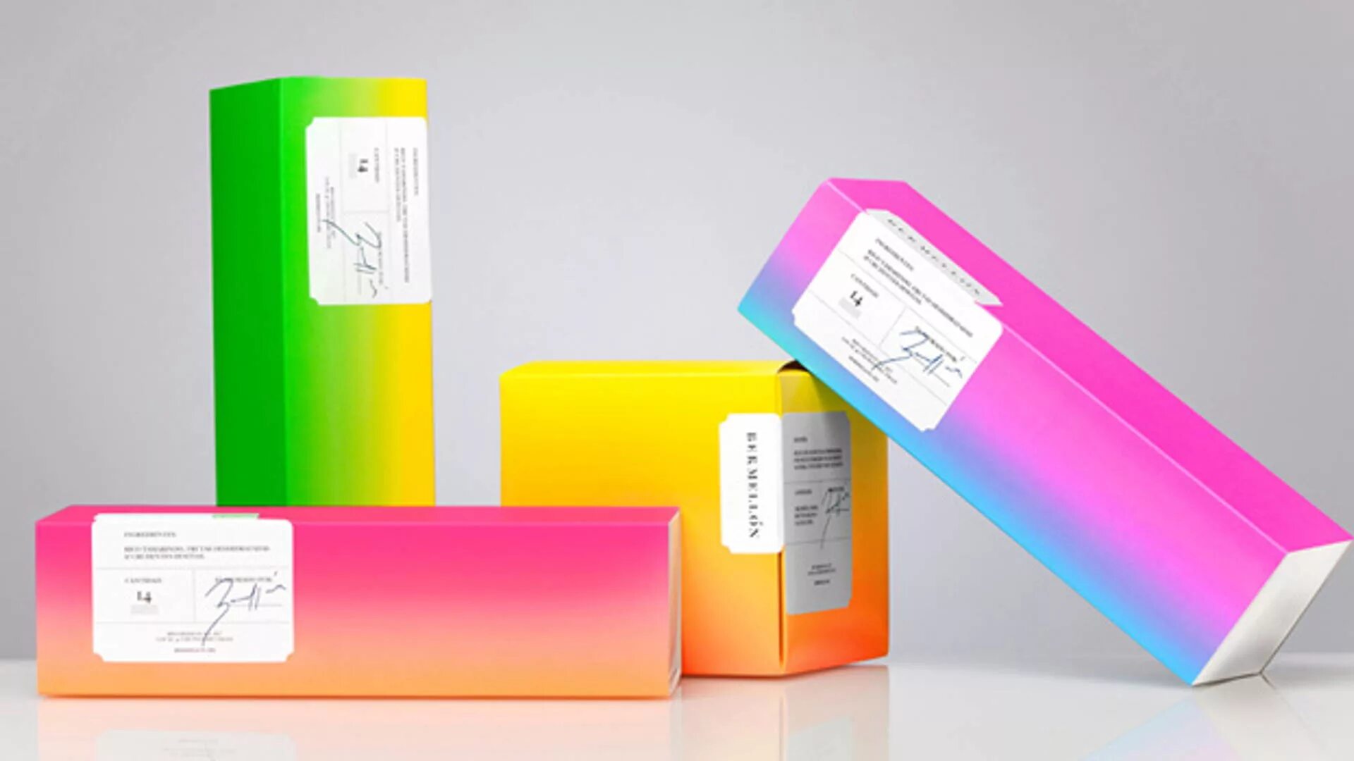 Геометрический дизайн упаковки. Color package. Color package. Design packaging for jewelry. Упаковка цветная градиент.