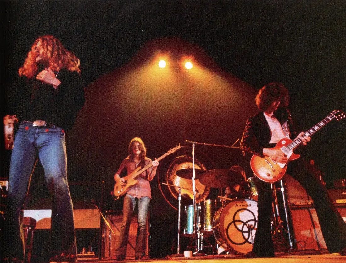 Лед Зеппелин. Led Zeppelin 1971. Led Zeppelin на сцене. Led Zeppelin 1972 on Stage. Led zeppelin whole lotta