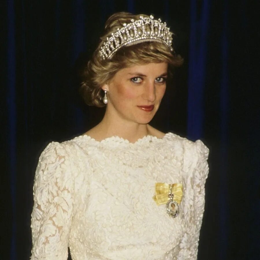 Королевские обиды. Бабушка принцессы Дианы. Princess of Wales. Diana the Princess Украина. Combodia принцесса.