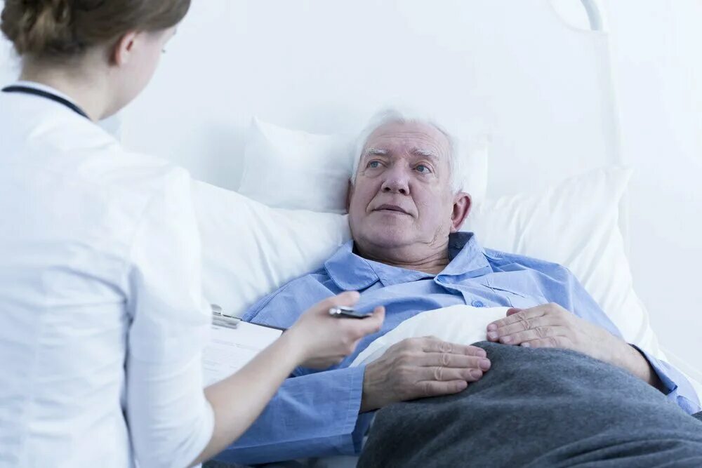 Заторможенность у пожилых людей. Пациент с низким доходом фото. Эмоции сопровождающие пациента. Гипотермия в пожилом возрасте.