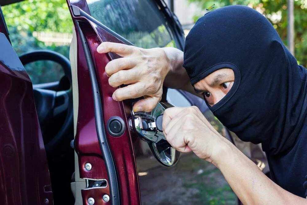 Угон автомобиля. Угнали авто. Кража авто. Угонщик авто. Украли машину песня