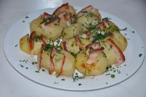 Картофель запеченный в кабачках