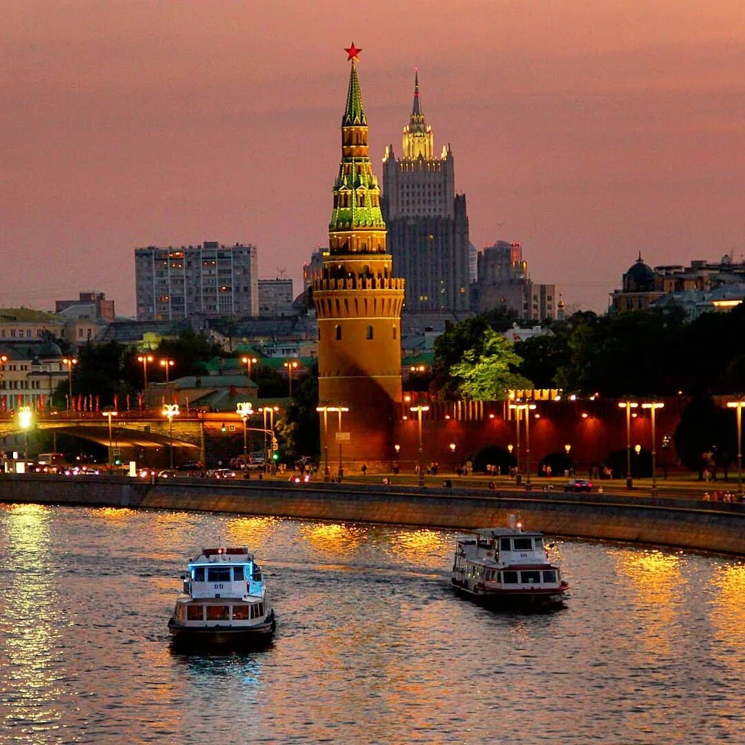 Покажи красивая москва. Город Москва. Пейзаж Москвы. Москва летом. Вечерняя Москва.