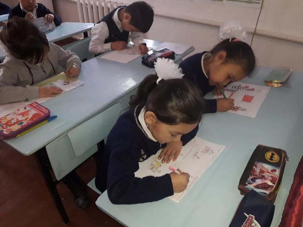 Мен интернетсіз не истеймин сурет салу. Интернетсіз бір күн. Интернетсіз бір күн. Телефонсыз бір күн презентация. Надпись интернетсіз бір күнім.