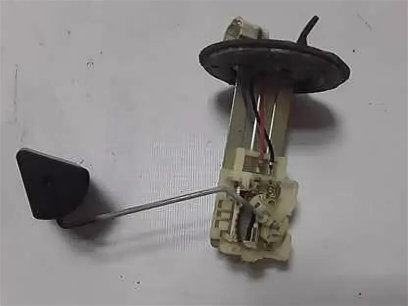 Датчик топлива rav 4 2012. Датчик уровня топлива рав 4 1 поколения. Датчик [org] toyota 8332049205. 8332042040 аналоги. Датчик топлива рав 4 2002 год.