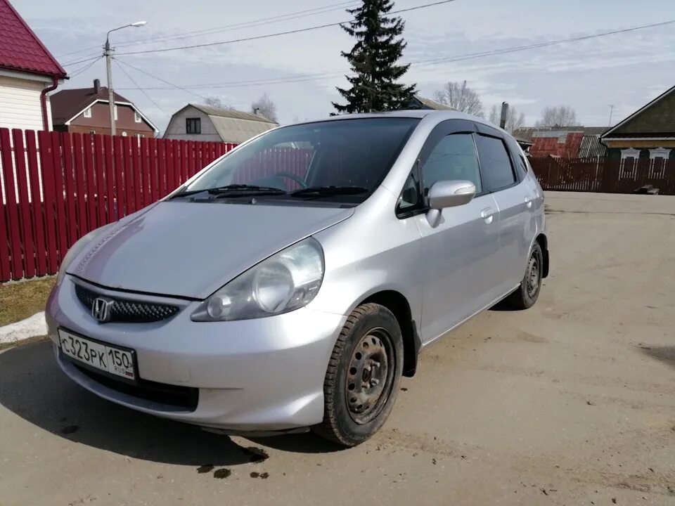 Хонда fit 2004. Хонда фит голубой 20 0 5 сантиметр. Хонда fit 2004. Honda fit gd3. Honda fit 2004 года.