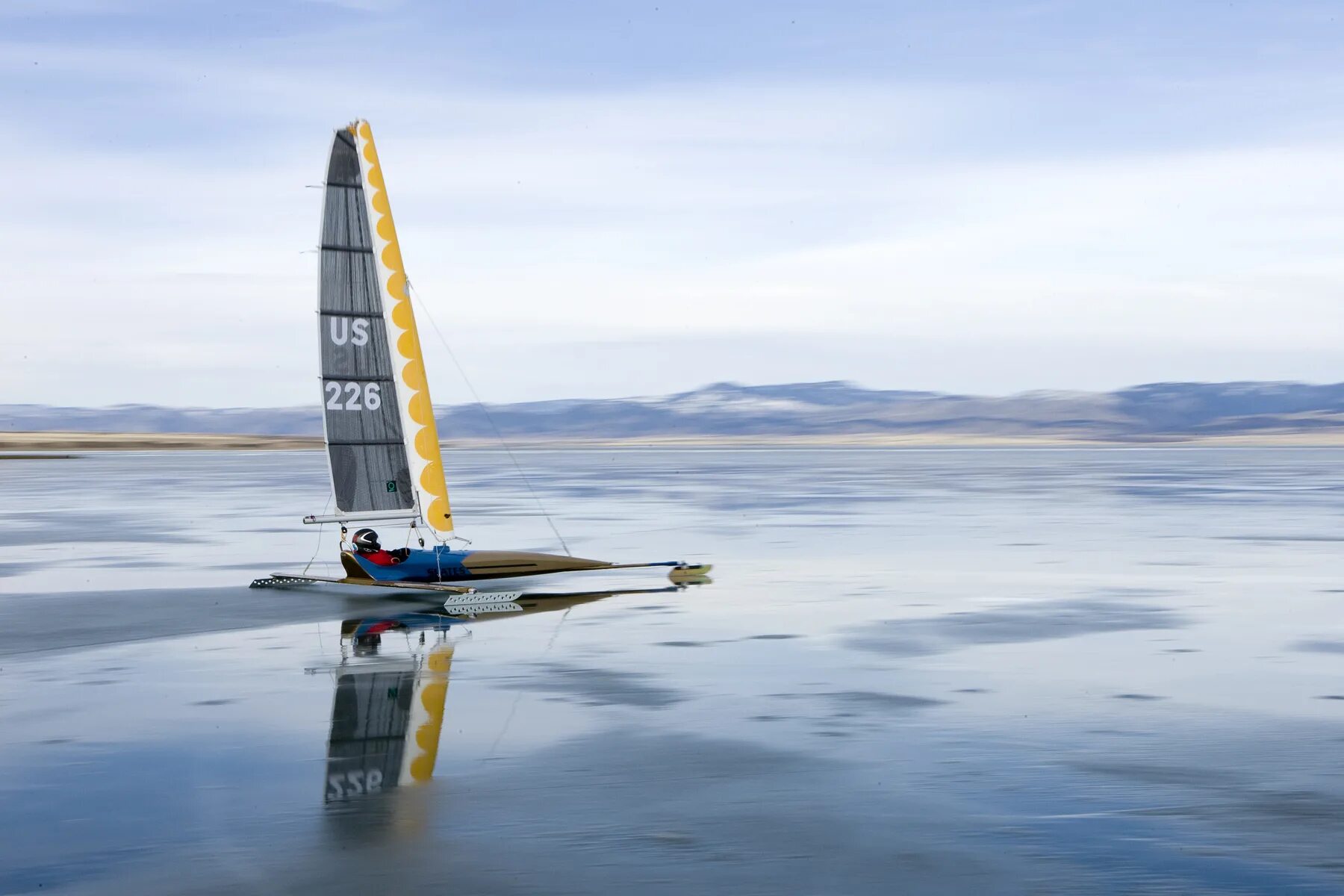 буерный спорт на байкале. лодка ice. буер монотип xv. Ice boat. буер ледовая яхта.
