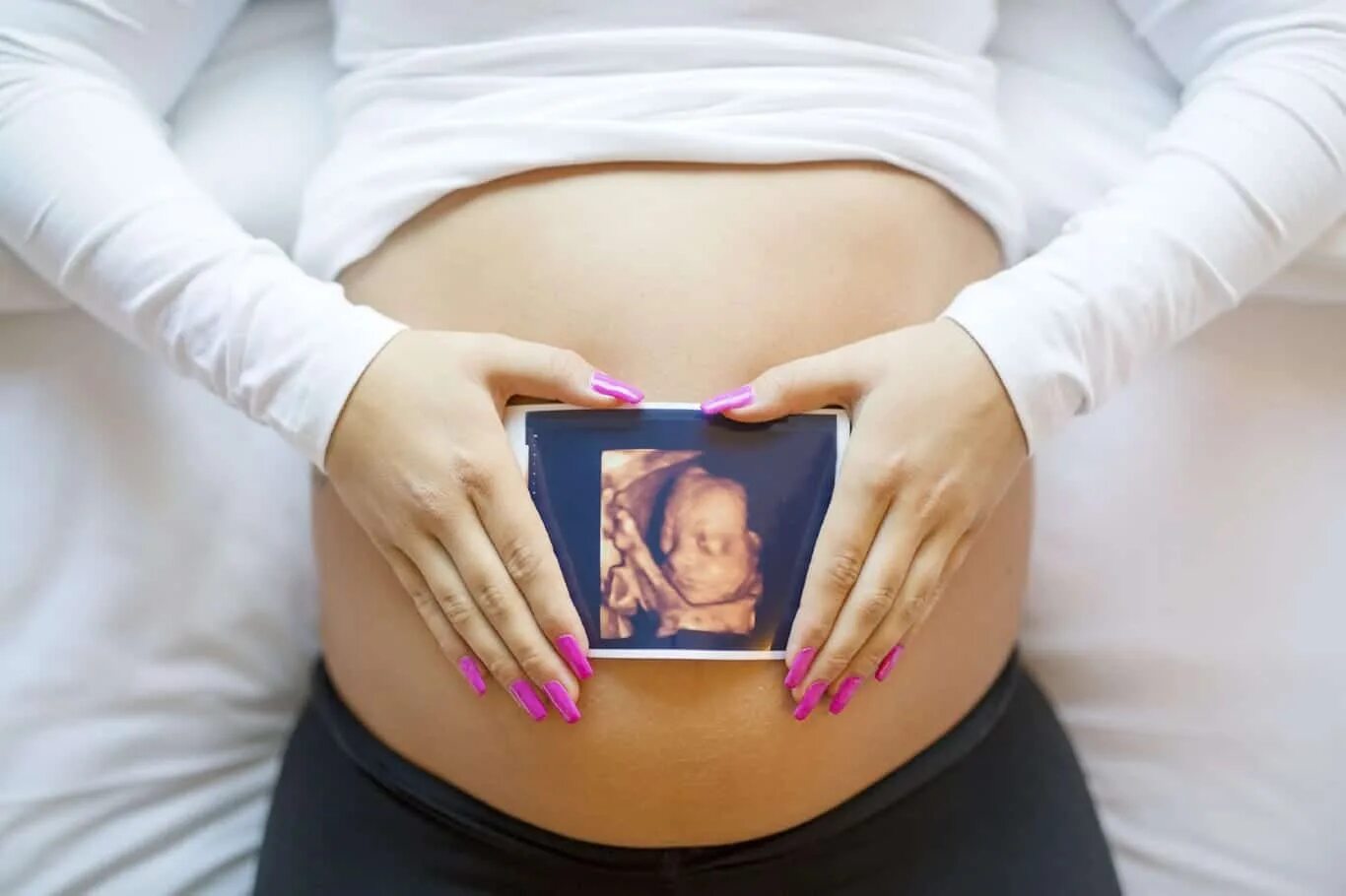 На что похожи первые шевеления. Скрининг беременных. УЗИ беременных. Беременные женщины.