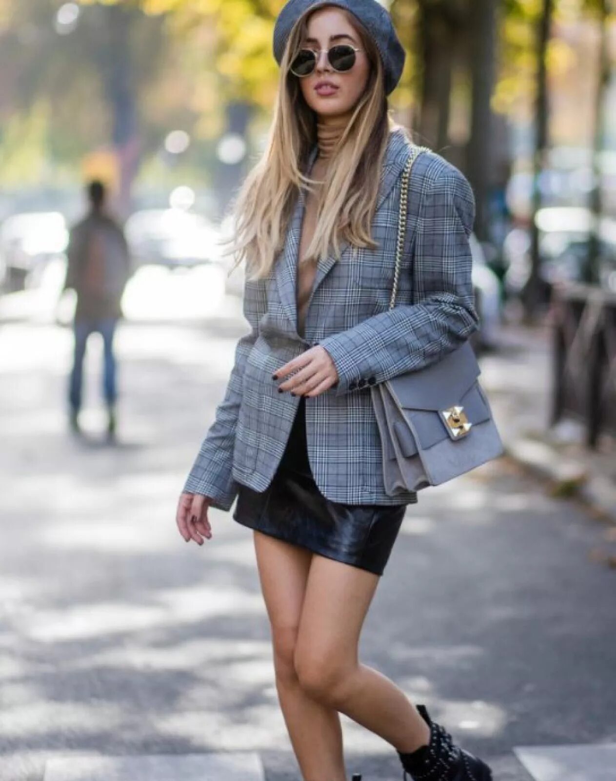 Образы с ботинками. Пальто с высокими ботинками на шнуровке. Timberland winter outfit. Образы с оксфордами. Ботинки боттега стрит стайл.