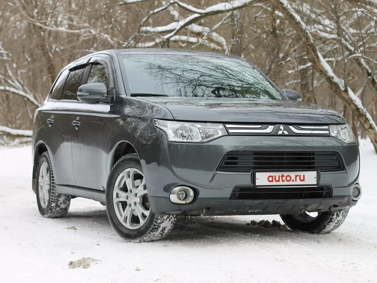 Mitsubishi Outlander 2013. Мицубиси Аутлендер 2013. Mitsubishi Аутлендер 2013. Митсубиси Аутлендер 3 2013. Купить митсубиси аутлендер 2013