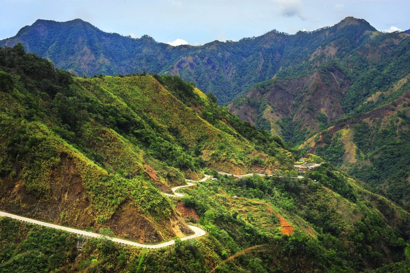 В горах кордильеры случаются землетрясения. Горная провинция Филиппины дорога. Filippin дороги.
