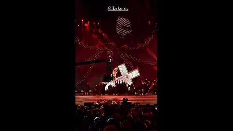 Танец киркорова на кресте видео