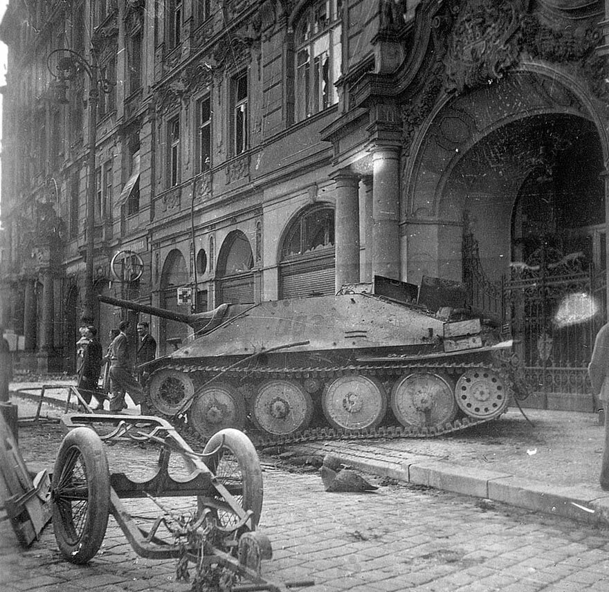 Конев в праге 1945. Чехословакия 1944 год. Чехословакия 1941. 1945 год прага бои. Пражская операция 1945 освобождение чехословакии.
