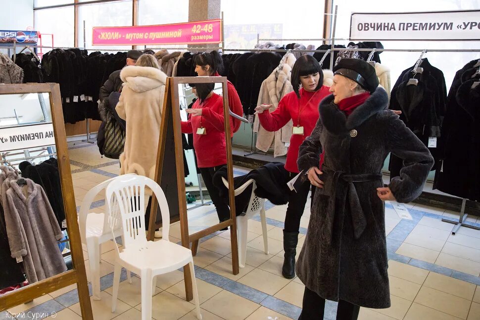 Ivagio дубленки женские. выставка меховых изделий. выставка шуб в тц корона. дубленки выставка. ярмарка шуб.
