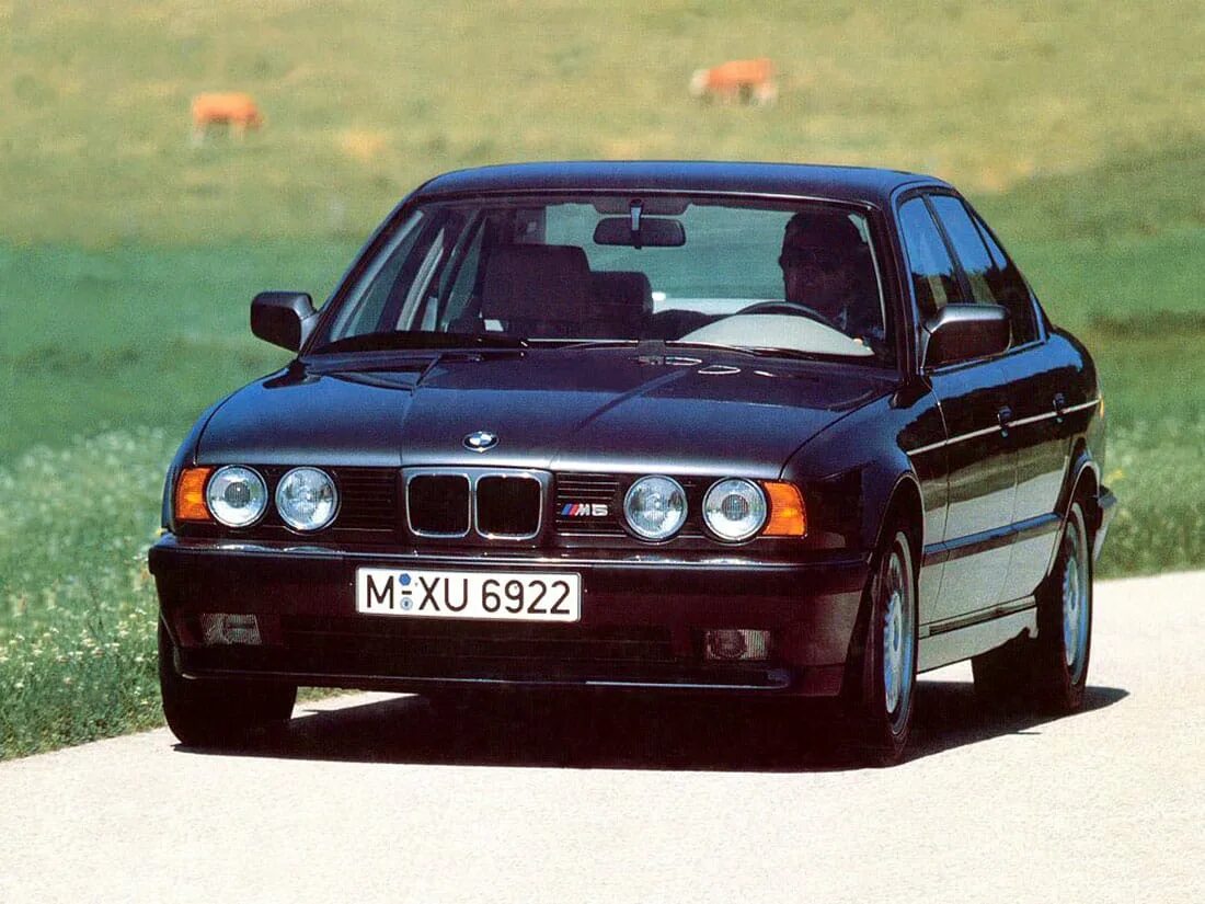 90 пятерка. BMW 5 e34. БМВ м5 е34. BMW 5 e34 m5. BMW m5 e34 1995.