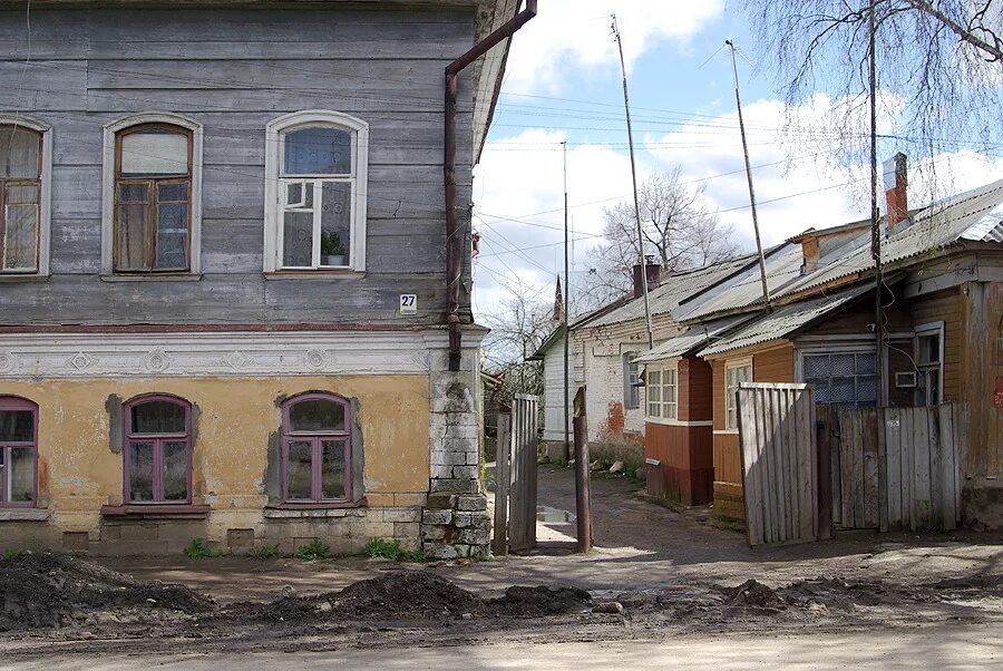 Боровск ул калужская дом 121 фото. Российская провинция. Дом 121 боровск. Школа реставрации в боровске. Дом 121 боровск.