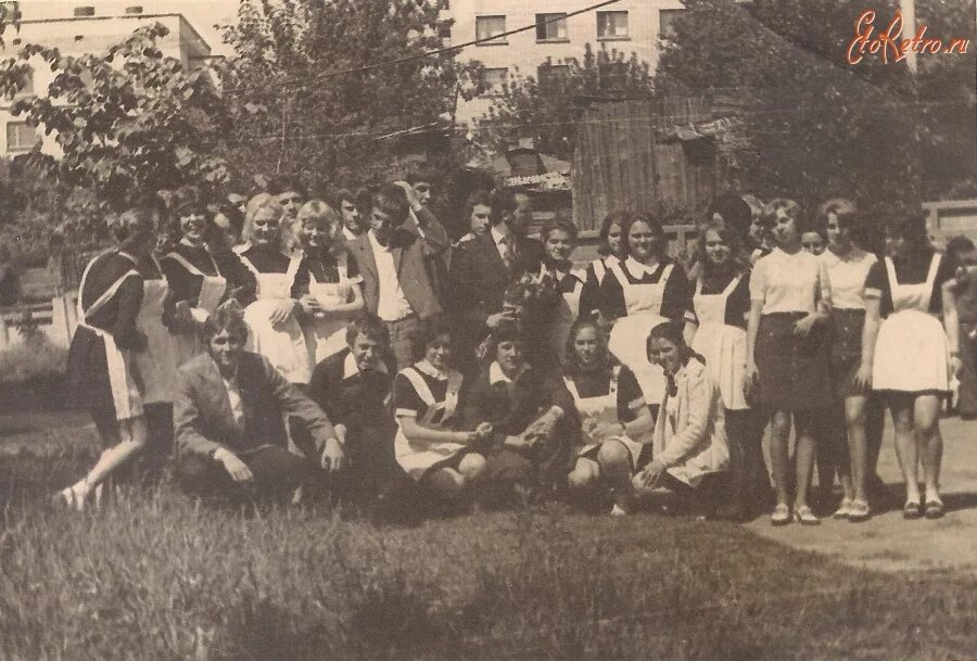 Выпускники школы 35. Школа 35 Белгород Старая. Школа 12 Белгород. Школы Белгорода в 1950е года. Школа 19 Белгород.