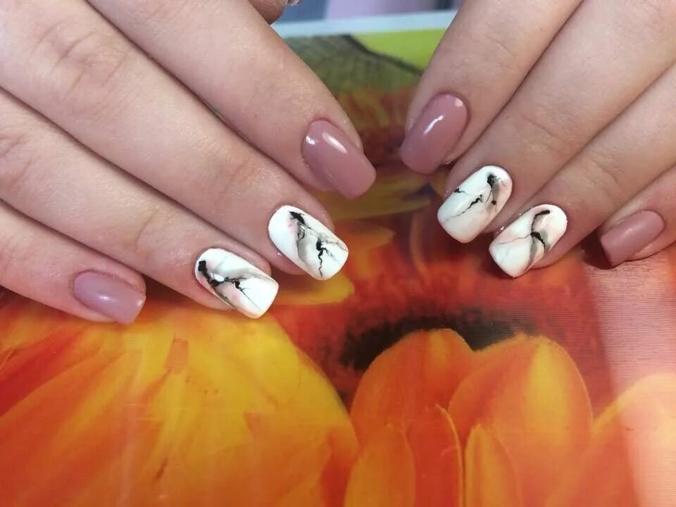 Наращивание ногтей тверь. Красный френч. Наращивание ногтей тверь. Самые красивые наращивания. Наращивание ногтей киржач.