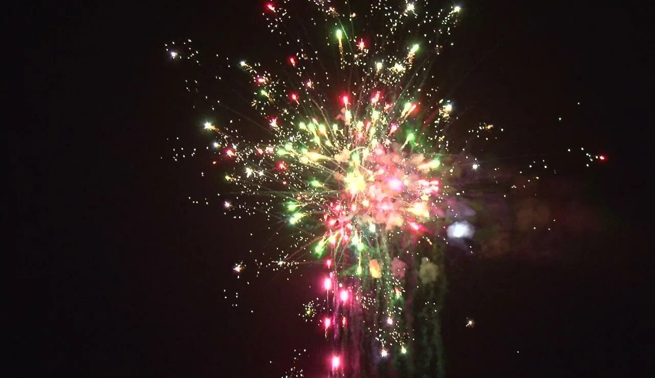 Песня салют для мамы. Fireworks песня. Песня салют салют. Песня салют для мамы. Песня салют для мамы.