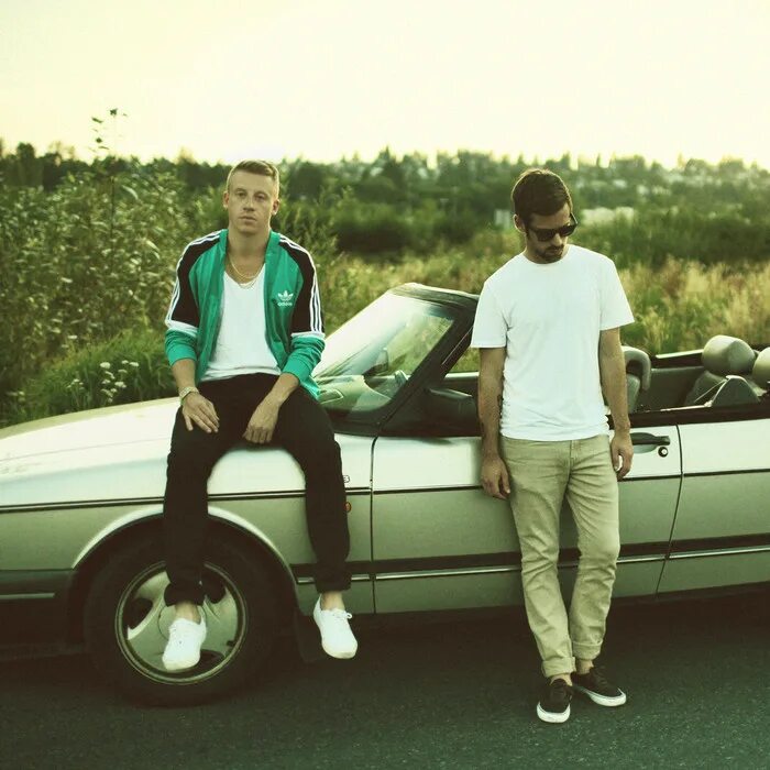 Маклемор cant hold us. Macklemore Ryan Lewis can't hold us feat. Ray Dalton. Macklemore can't hold. Песня hold us