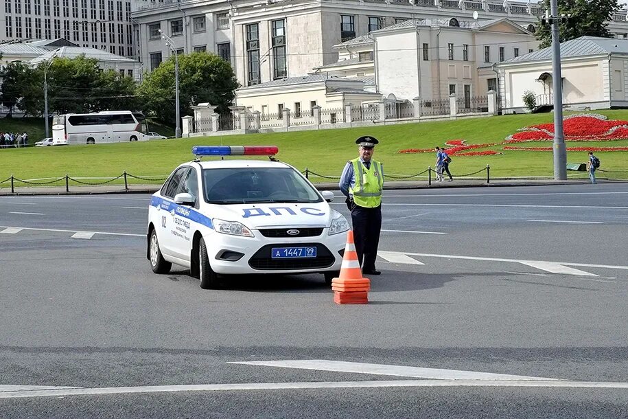 Машина ДПС. ПДД ГАИ. ДПС Москва. Машина ГИБДД.