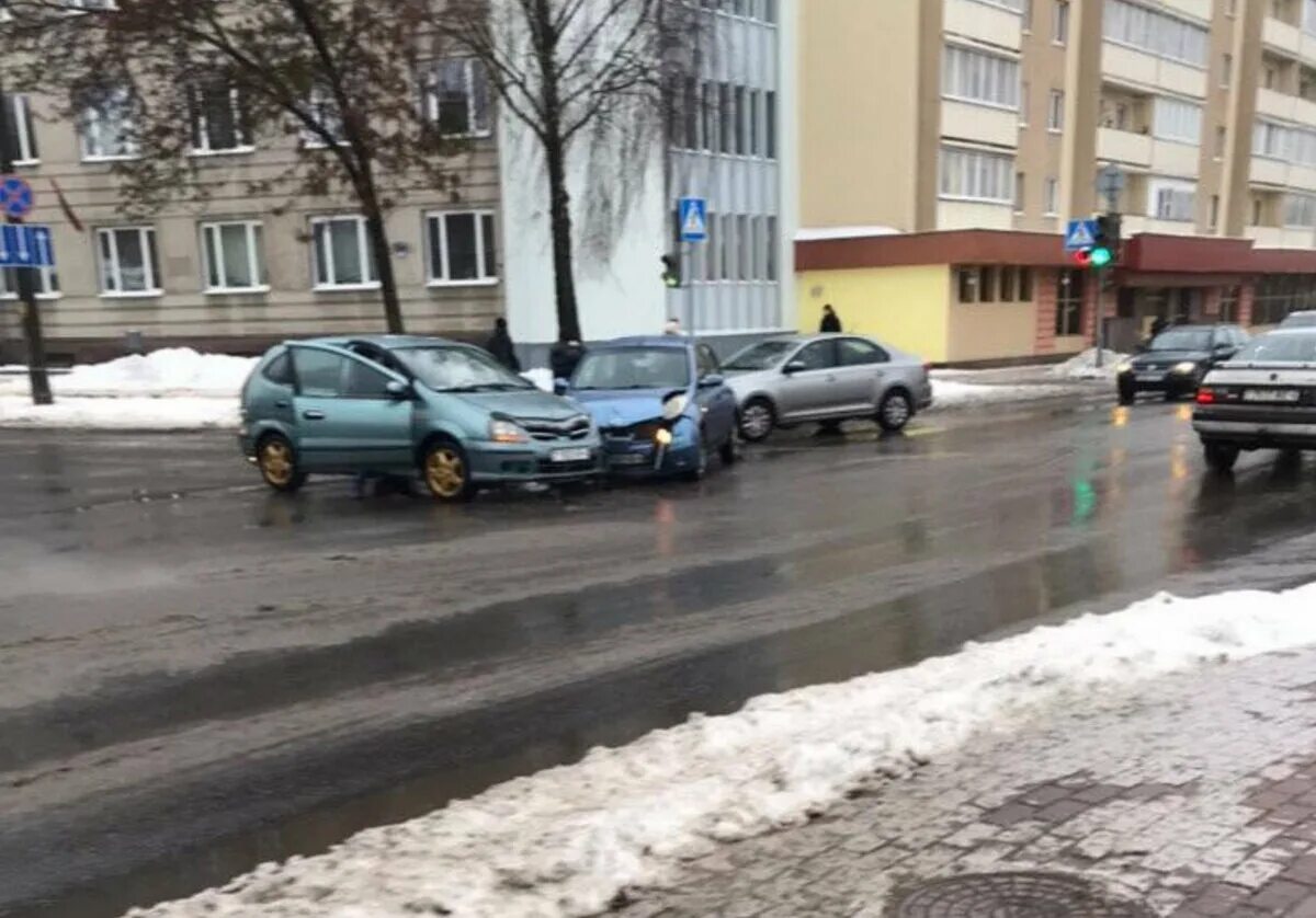 Гололед. Сильный гололед. Новости Гродно s13 происшествия свежие. Челябинск фото 20 декабря 2022 гололёд.