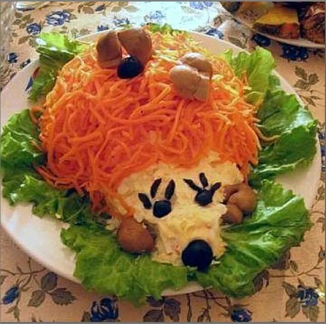 Салат ежик с корейской морковкой и курицей. Салат восторг с корейской морковью и курицей. салат ёжик с корейской морковкой и курицей. салат восторг с корейской морковью. салат ёжик с корейской морковкой.