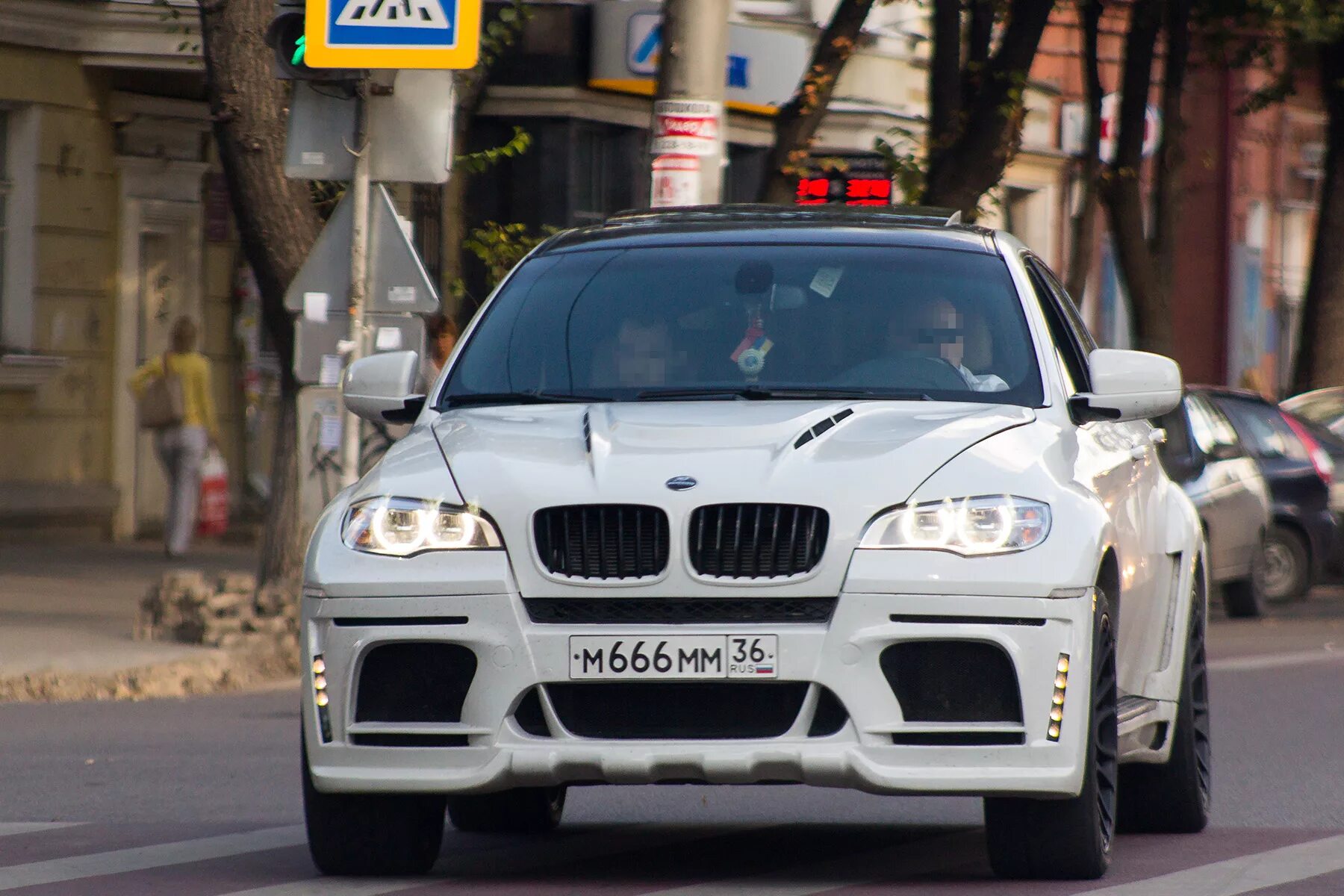 Говорящие номера машин. БМВ х5 123 регион. BMW x5 666. BMW x6 666. БМВ х5 с номерами 666.