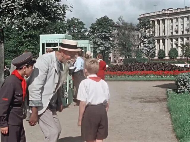 В каком городе снимали старик хоттабыч. Хоттабыч фильм 1956. старик хоттабыч 1956. старик хоттабыч фильм 1956. старик хоттабыч фильм 1956 санаторий.