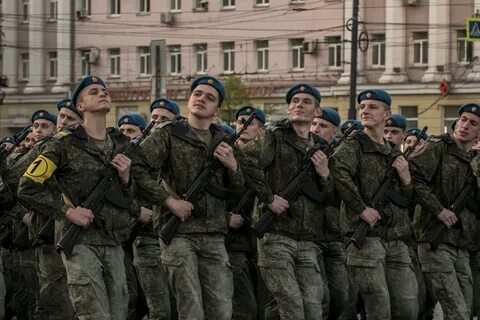 Пройти в колонне